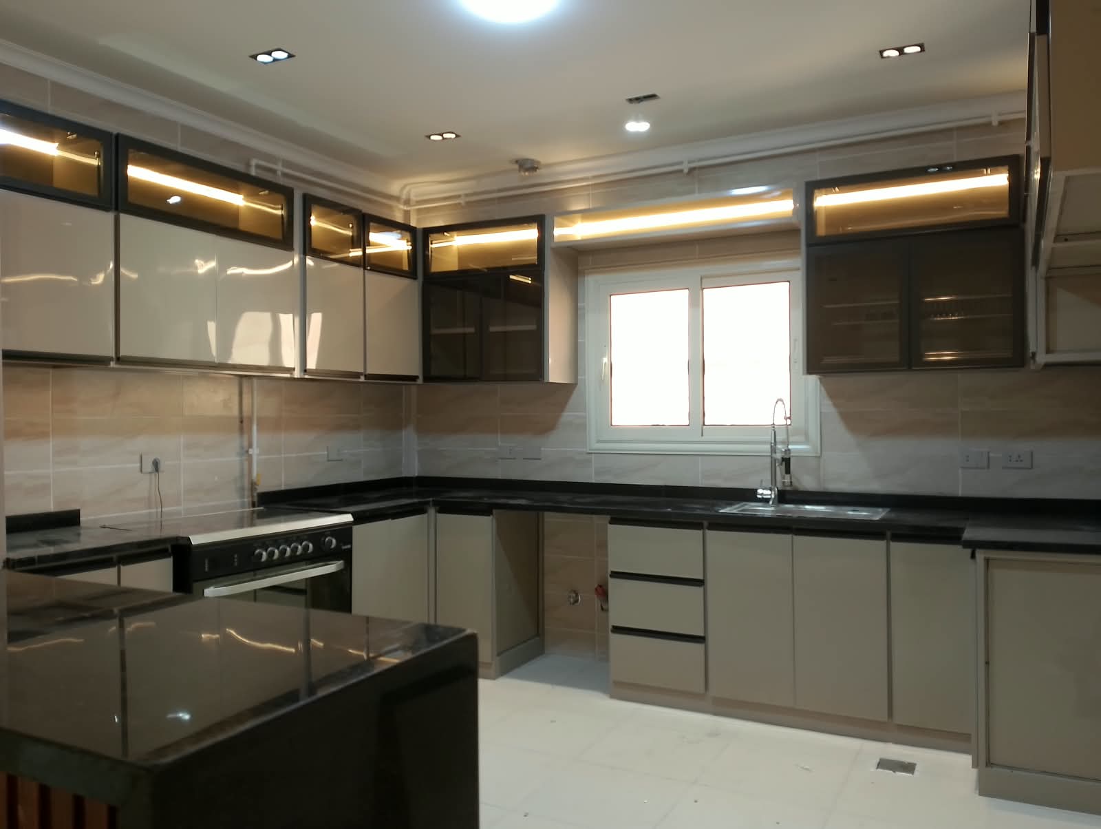 مطبخ ألومنيوم عصري 3